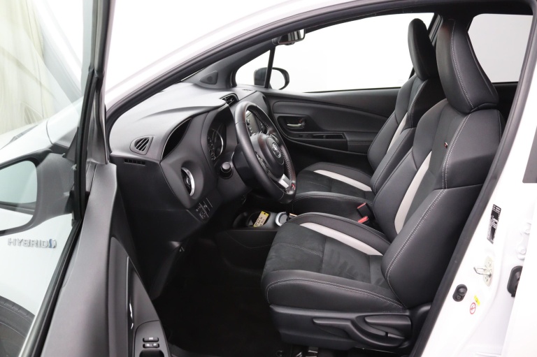 Toyota Yaris - 1.5 Hybrid GR-Sport 9