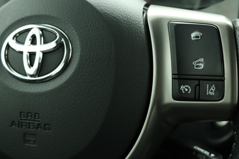 Toyota Yaris - 1.3 VVT-i Trend 19