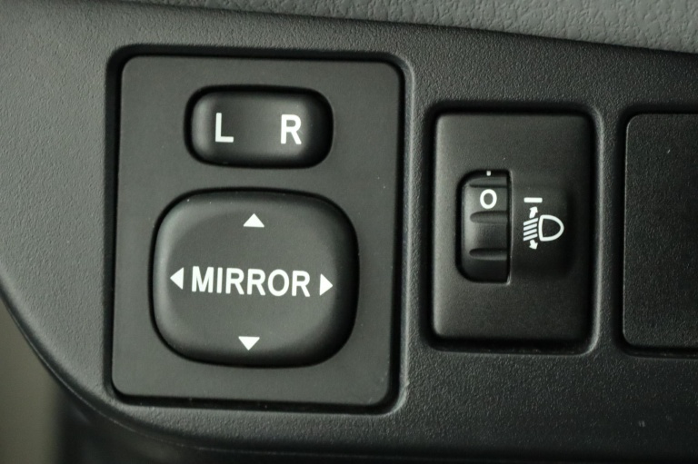 Toyota Yaris - 1.3 VVT-i Trend 29