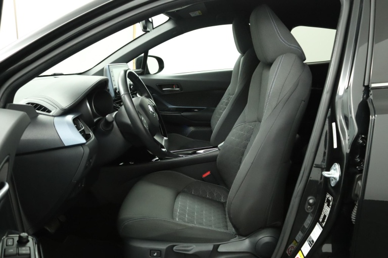 Toyota C-HR - 2.0 Hybrid First Edition 17