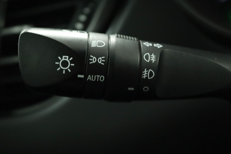 Toyota C-HR - 2.0 Hybrid First Edition 32