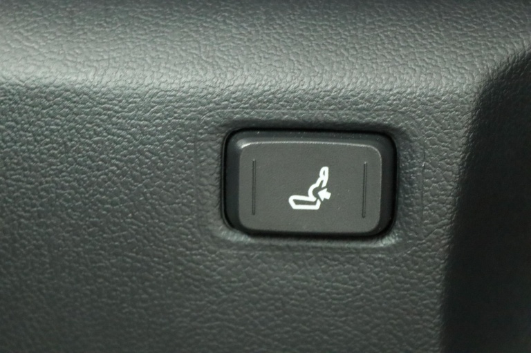 Toyota C-HR - 2.0 Hybrid First Edition 69