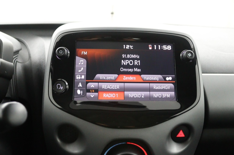 Toyota Aygo - 1.0 VVT-i x-play 14