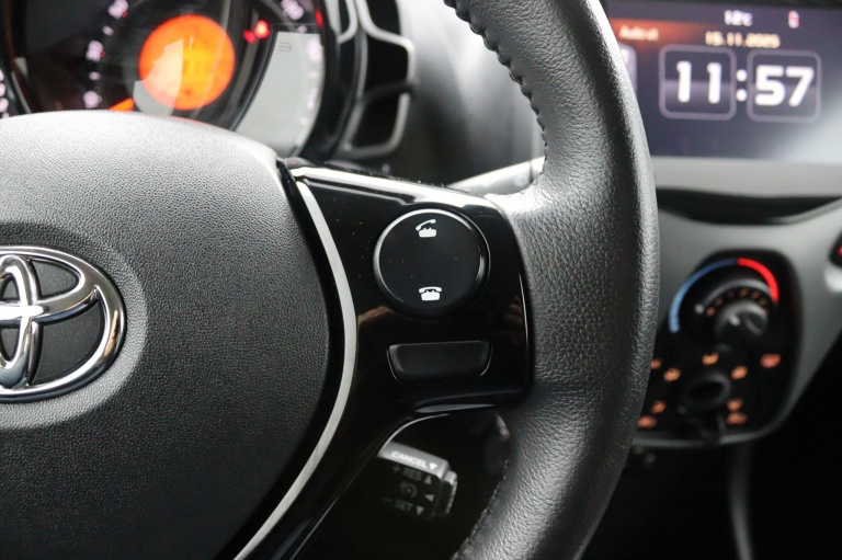 Toyota Aygo - 1.0 VVT-i x-play 23