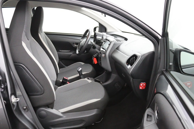 Toyota Aygo - 1.0 VVT-i x-play 24