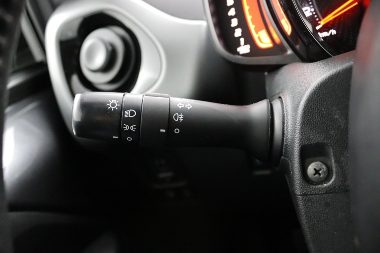 Toyota Aygo - 1.0 VVT-i x-play 31