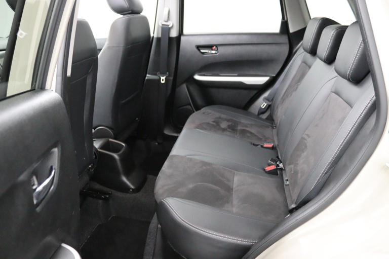 Suzuki Vitara - 1.6 High Executive Automaat 14