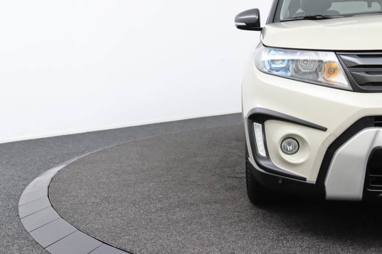 Suzuki Vitara - 1.6 High Executive Automaat 33