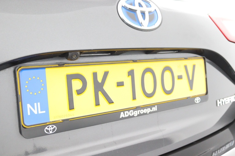 Toyota Yaris - 1.5 Hybrid Design Red 37