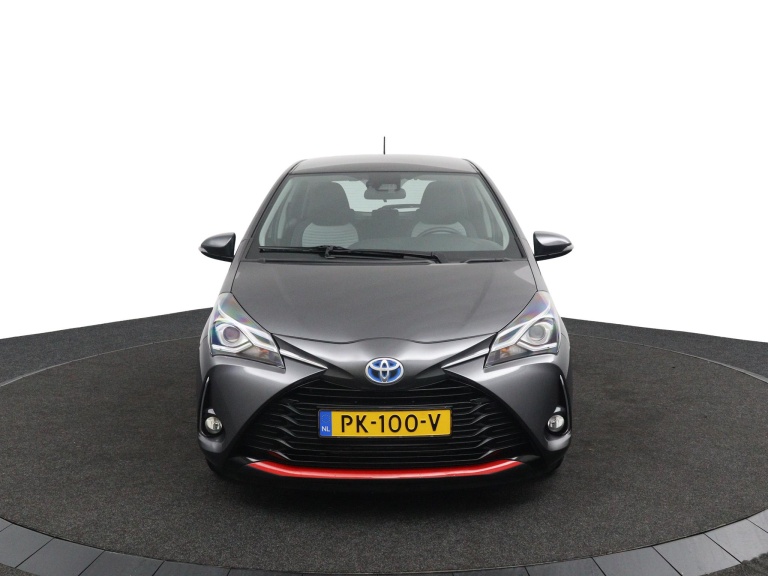 Toyota Yaris - 1.5 Hybrid Design Red 7