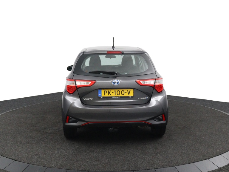 Toyota Yaris - 1.5 Hybrid Design Red 8