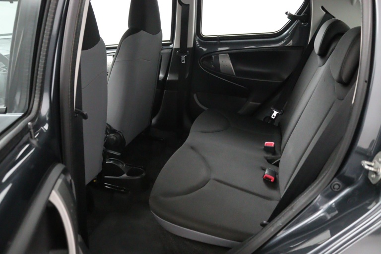 Toyota Aygo - 1.0 VVT-i Now 12