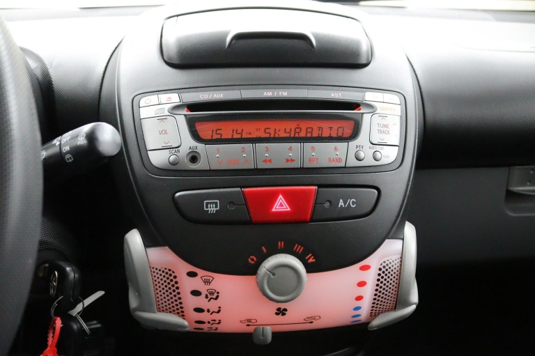 Toyota Aygo - 1.0 VVT-i Now 13