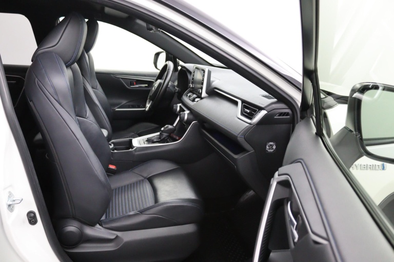 Toyota RAV4 - 2.5 Hybrid Business Intro 11