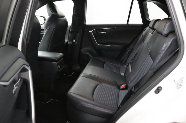 Toyota RAV4 - 2.5 Hybrid Business Intro 13