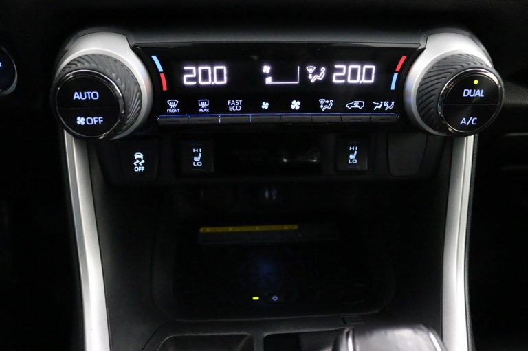 Toyota RAV4 - 2.5 Hybrid Business Intro 17