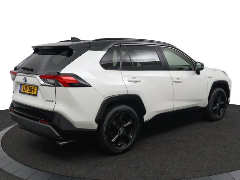 Toyota RAV4 - 2.5 Hybrid Business Intro 2