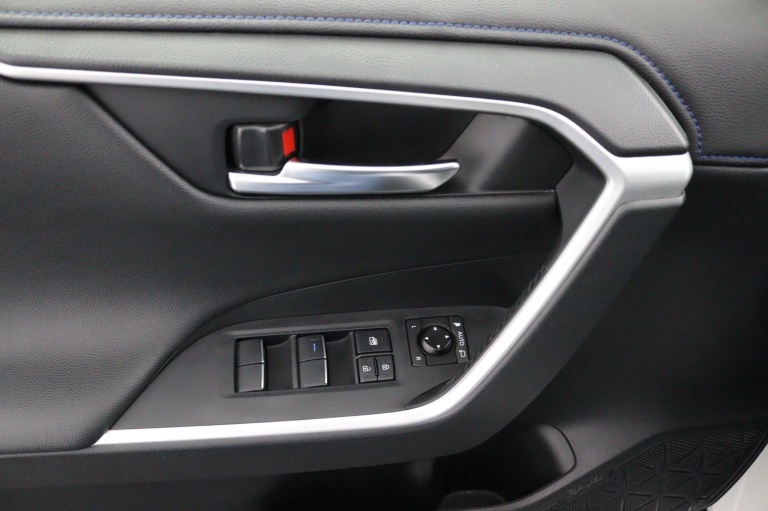 Toyota RAV4 - 2.5 Hybrid Business Intro 32