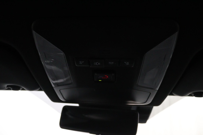 Toyota RAV4 - 2.5 Hybrid Business Intro 34