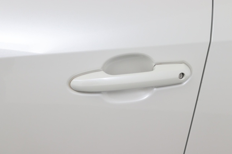 Toyota RAV4 - 2.5 Hybrid Business Intro 37