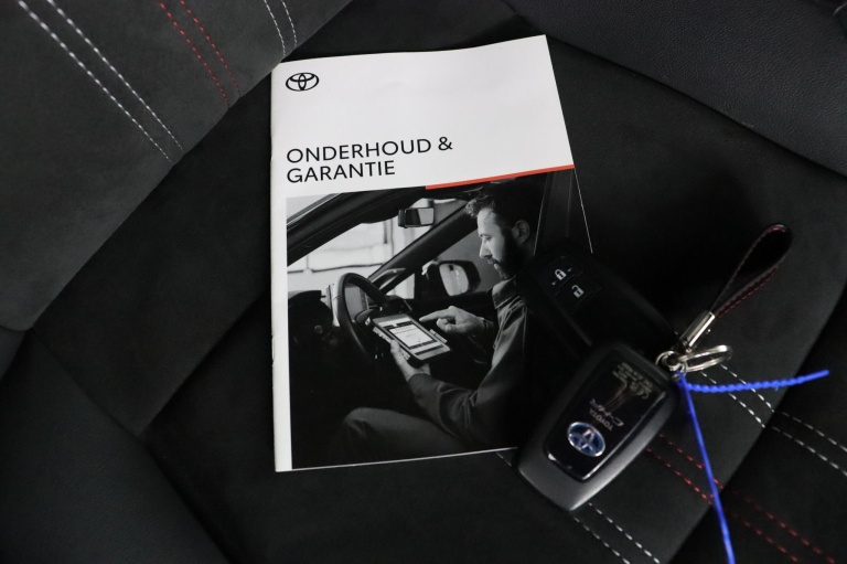 Toyota C-HR - 1.8 Hybrid GR-Sport 11