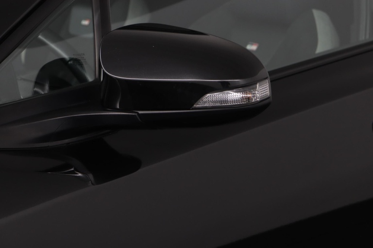 Toyota C-HR - 1.8 Hybrid GR-Sport 37