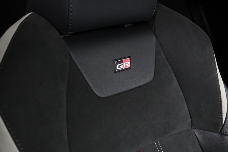 Toyota C-HR - 1.8 Hybrid GR-Sport 46