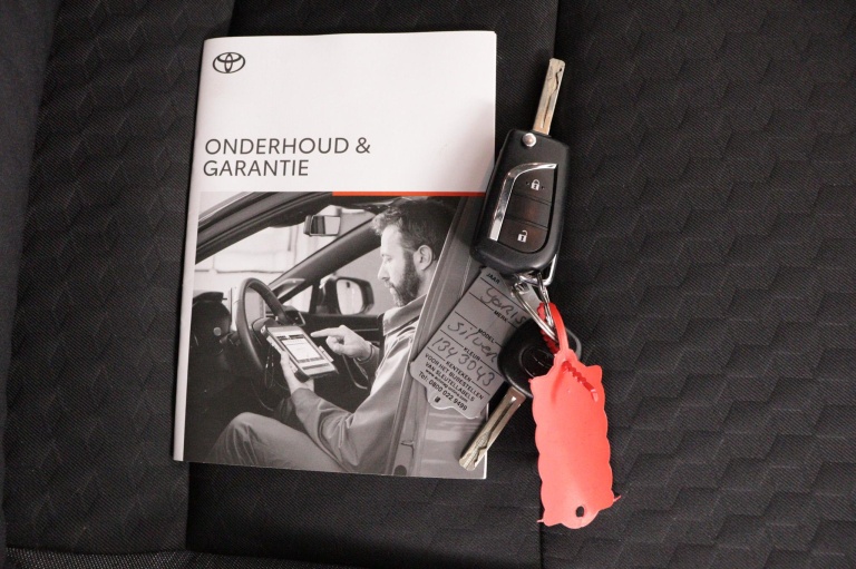 Toyota Yaris - 1.5 Hybrid Active 11