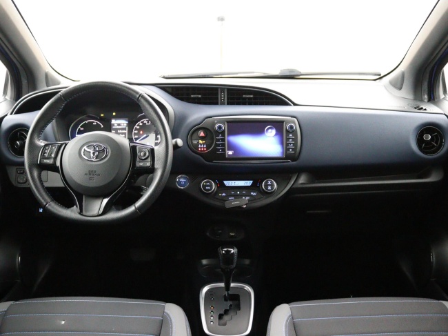 Toyota Yaris - 1.5 Hybrid Bi-Tone