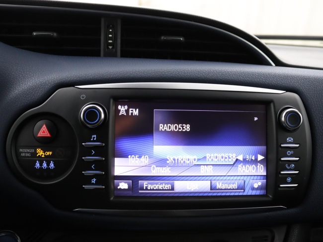 Toyota Yaris - 1.5 Hybrid Bi-Tone