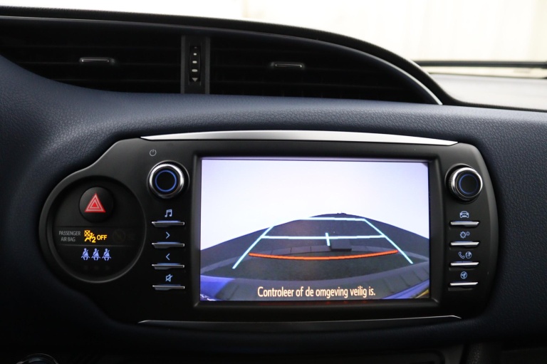 Toyota Yaris - 1.5 Hybrid Bi-Tone 14