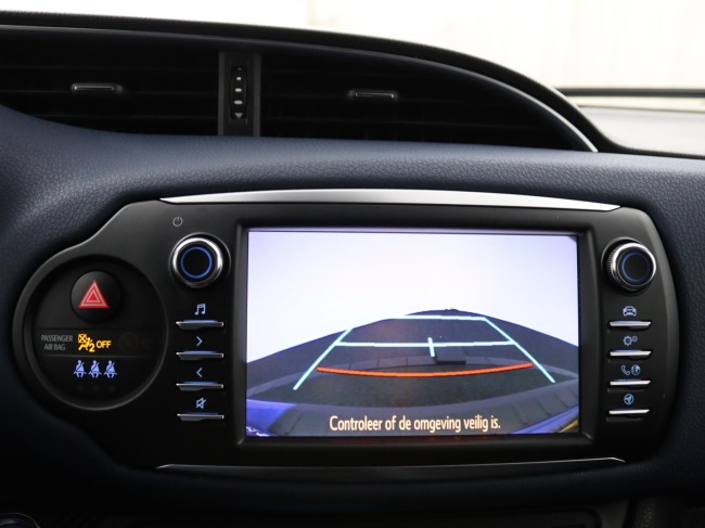 Toyota Yaris - 1.5 Hybrid Bi-Tone