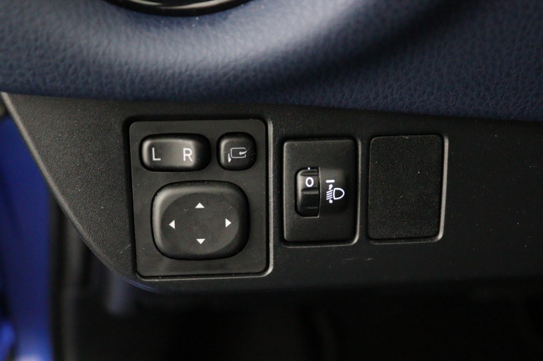 Toyota Yaris - 1.5 Hybrid Bi-Tone 31