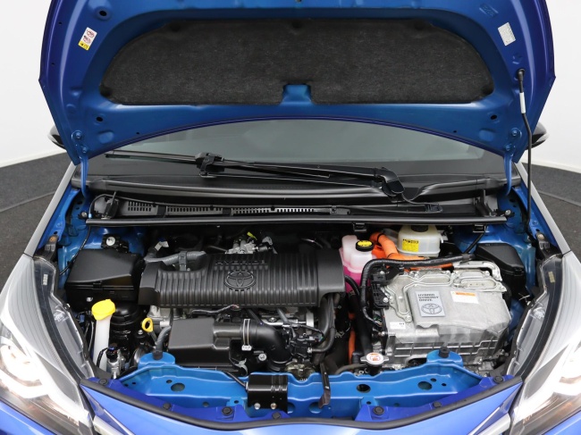 Toyota Yaris - 1.5 Hybrid Bi-Tone