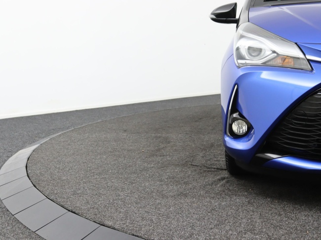 Toyota Yaris - 1.5 Hybrid Bi-Tone