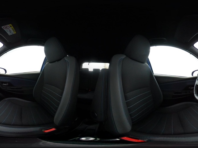 Toyota Yaris - 1.5 Hybrid Bi-Tone