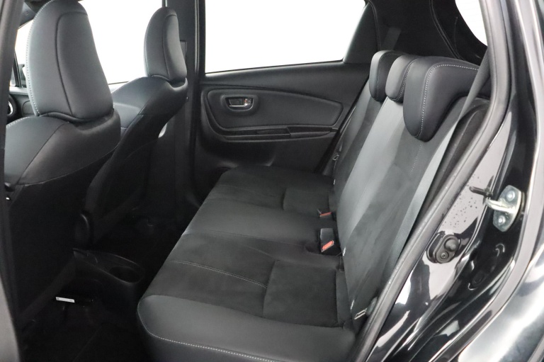 Toyota Yaris - 1.5 Hybrid GR-Sport 17