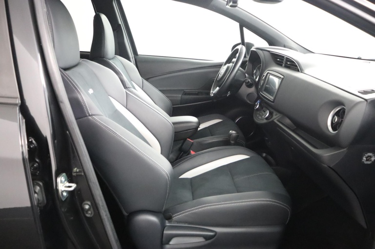 Toyota Yaris - 1.5 Hybrid GR-Sport 21
