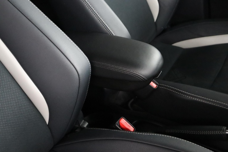 Toyota Yaris - 1.5 Hybrid GR-Sport 58