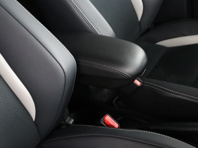 Toyota Yaris - 1.5 Hybrid GR-Sport