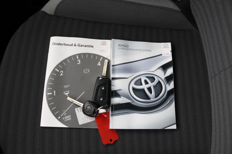 Toyota Aygo - 1.0 VVT-i x-first 11