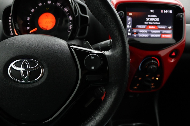 Toyota Aygo - 1.0 VVT-i x-first 21