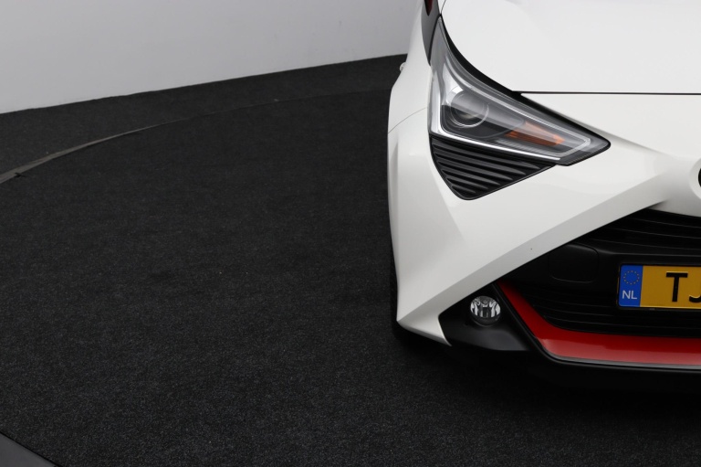 Toyota Aygo - 1.0 VVT-i x-first 35