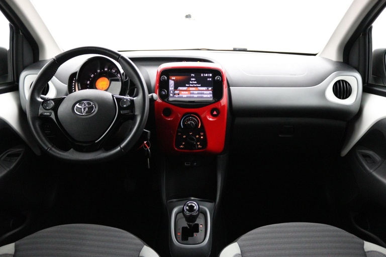 Toyota Aygo - 1.0 VVT-i x-first 4