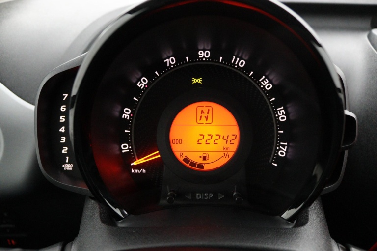 Toyota Aygo - 1.0 VVT-i x-first 6