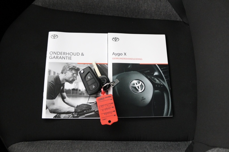 Toyota Aygo X - 1.0 VVT-i MT Play 11