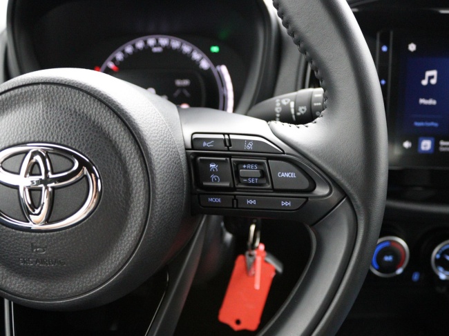 Toyota Aygo X - 1.0 VVT-i MT Play