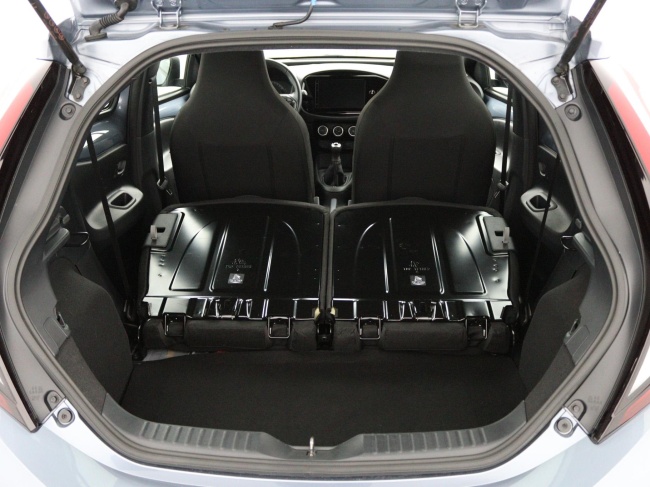 Toyota Aygo X - 1.0 VVT-i MT Play