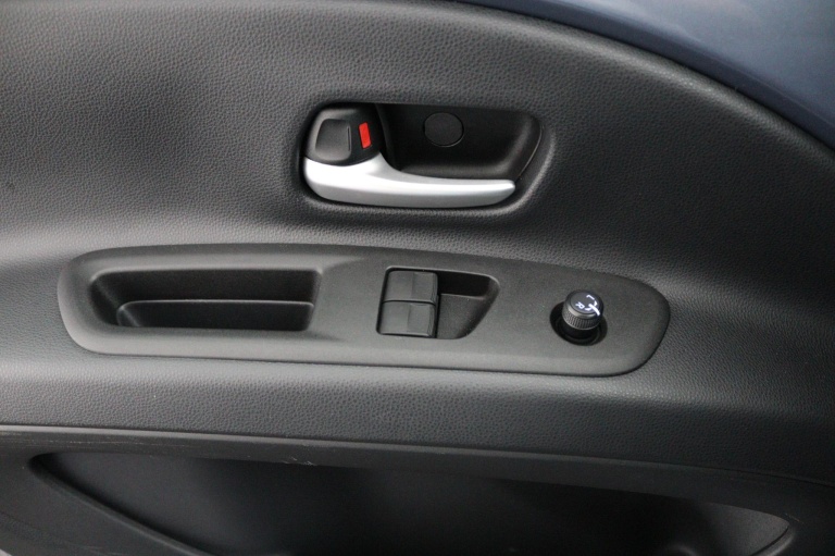 Toyota Aygo X - 1.0 VVT-i MT Play 27