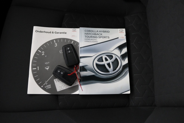 Toyota Corolla Touring Sports - 2.0 Hybrid First Edition 11